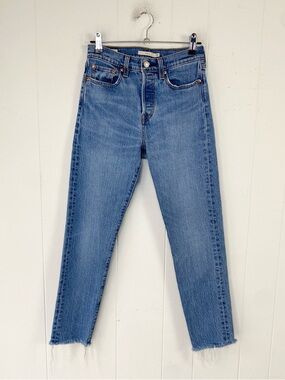 Levis Women's Premium Wedgie Straight Fit‎ Denim Jeans Raw Hem Button Fly 25x25"